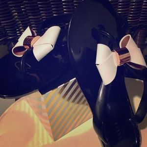 TED BAKER Ettiea Blk & Crm Jelly Flip Flops SZ 9